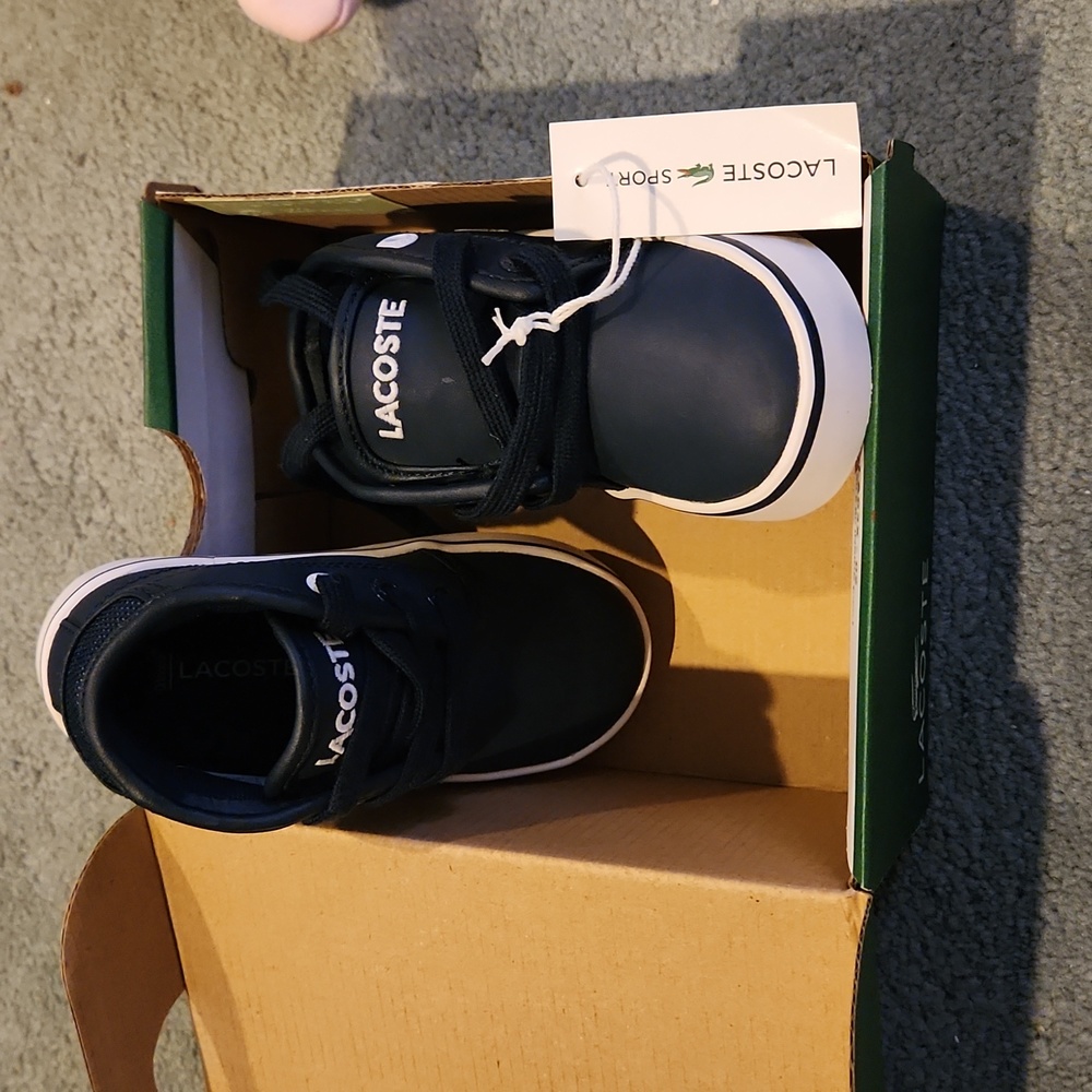 NWT Lacoste Kids Sneakers size 6